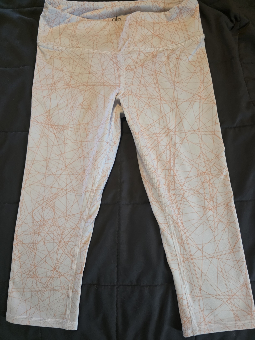 ALO Yoga Capri White Leggings with Orange Scribble Print Size Small